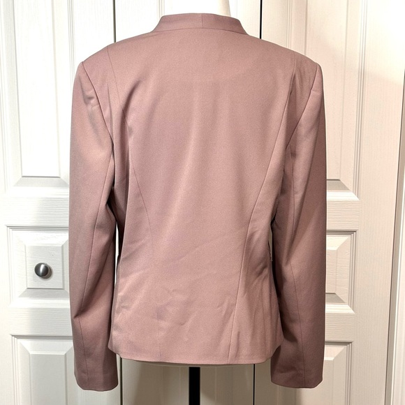 Le Chateau Soft Pink Open Blazer - Picture 4 of 9